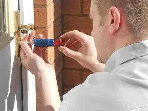 Hollywood Galaxy Locksmith Hollywood, FL 954-283-1777 - 3a-Broken-Key-Extraction